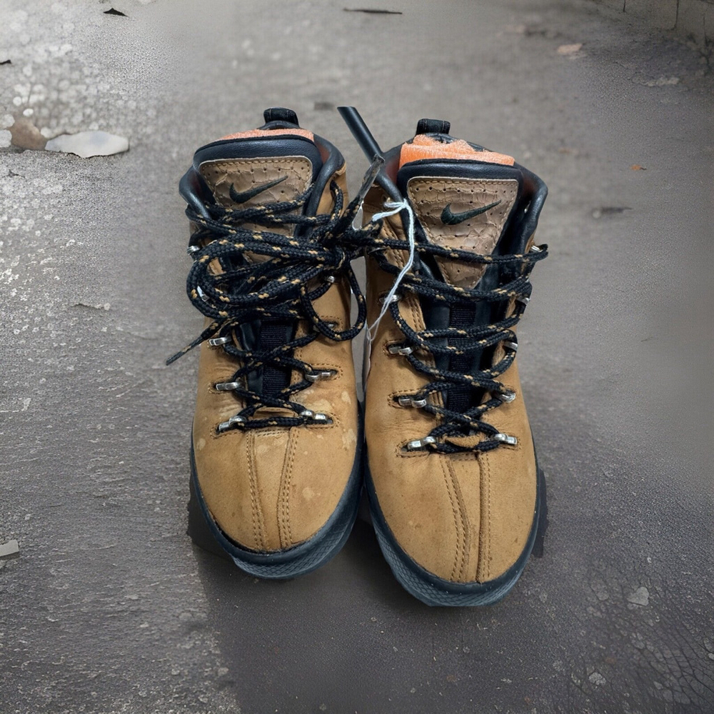 Nike Acg 980507y3 Size 5 Unisex Youth Trail Boots